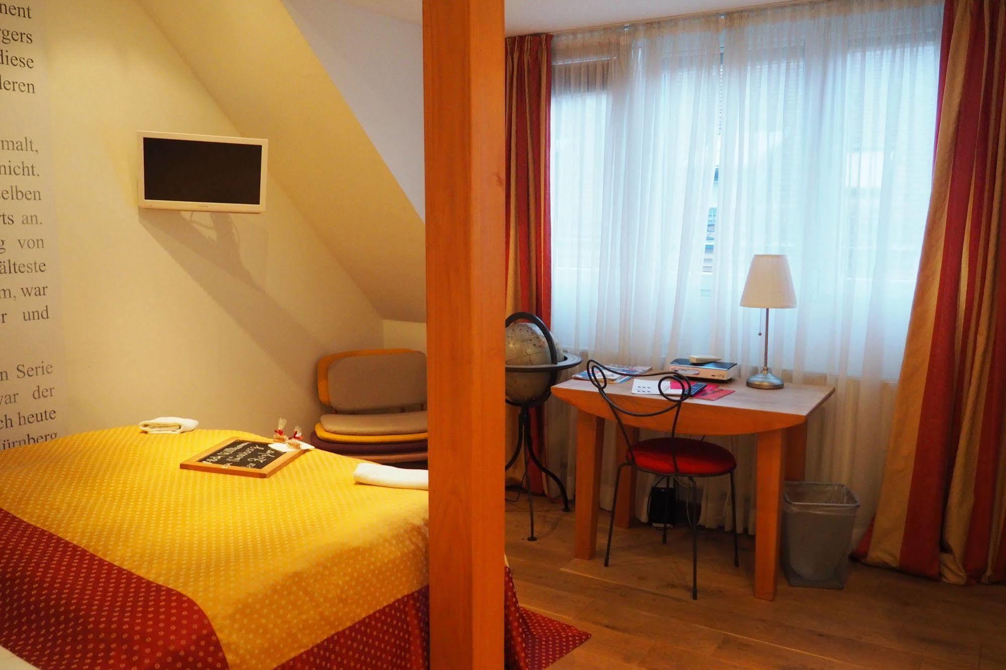 Hotel Drei Raben Нюрнберг Екстериор снимка